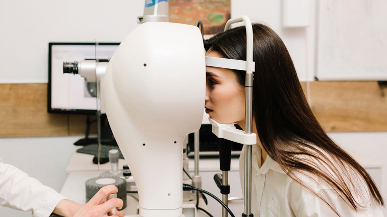 Imagery of a keratoconus examination.
